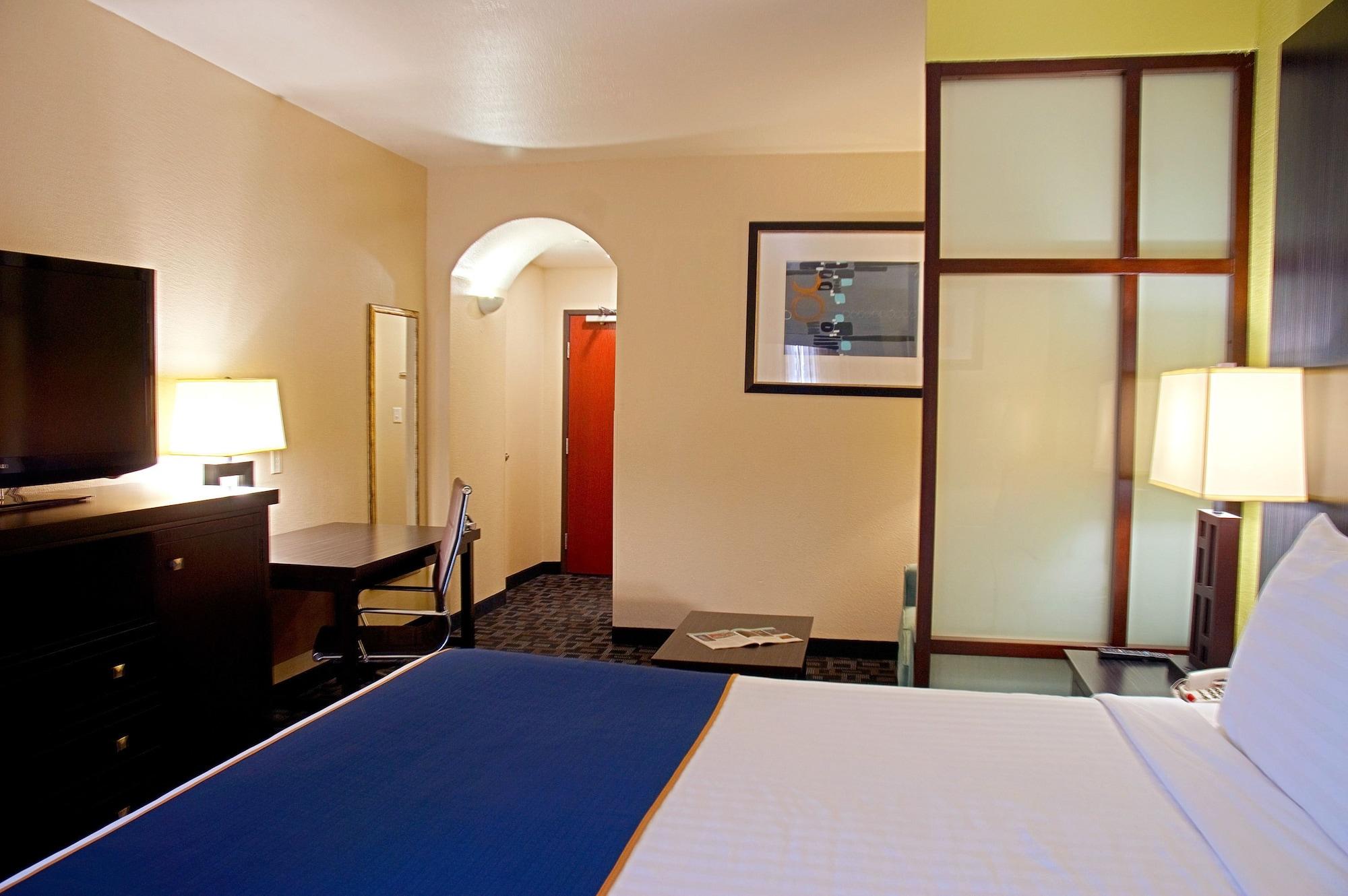 Super 8 By Wyndham Irving/Dfw Apt/North Zewnętrze zdjęcie