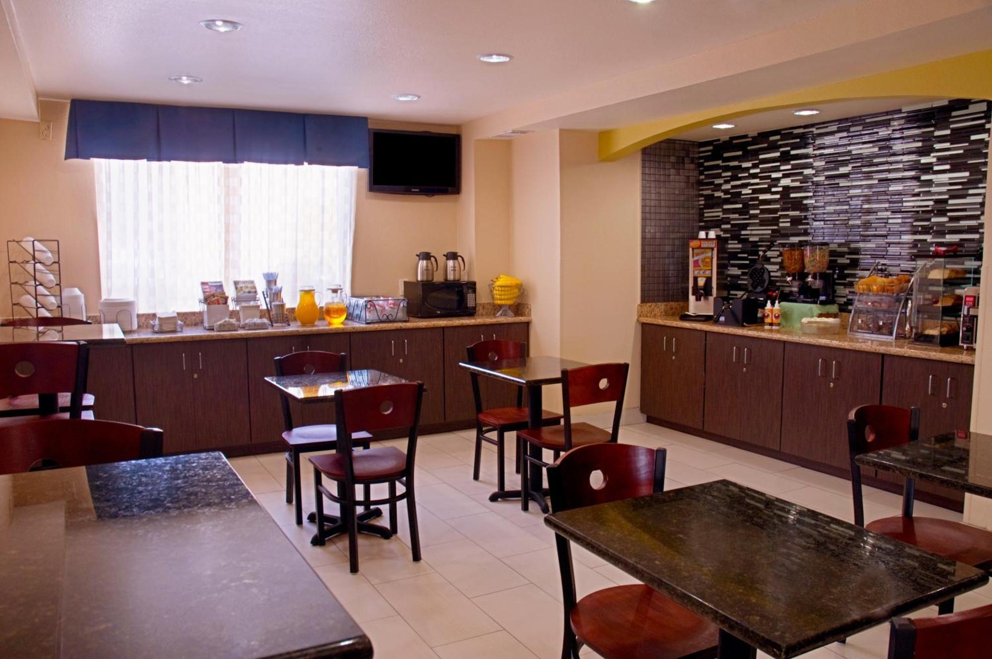 Super 8 By Wyndham Irving/Dfw Apt/North Zewnętrze zdjęcie