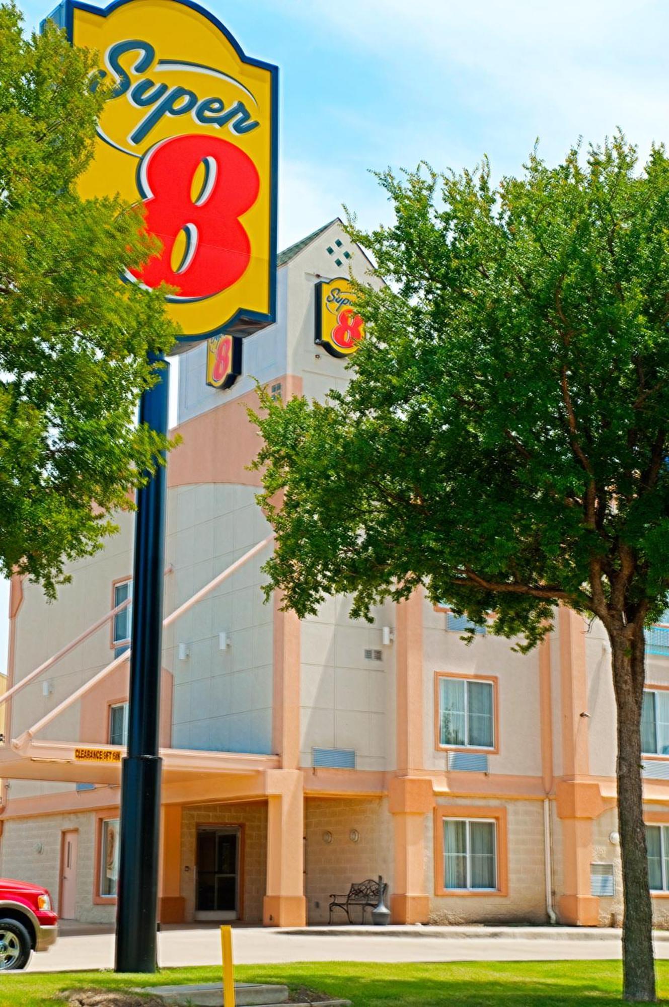 Super 8 By Wyndham Irving/Dfw Apt/North Zewnętrze zdjęcie